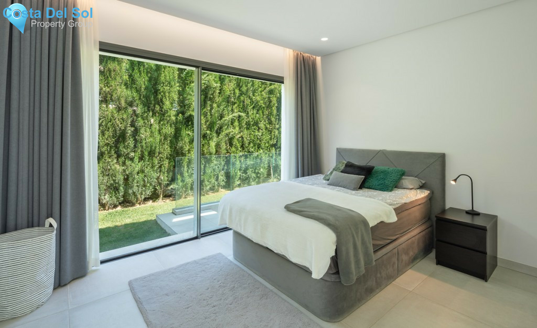 House in New Golden Mile-1244777