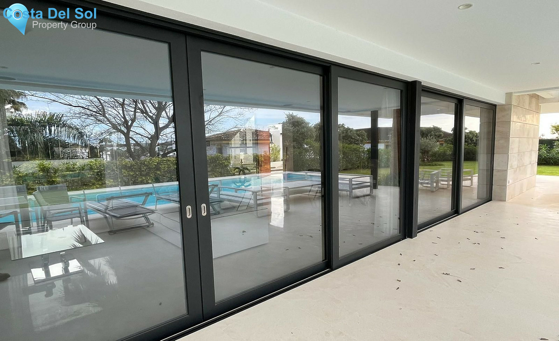 House in New Golden Mile-1458708