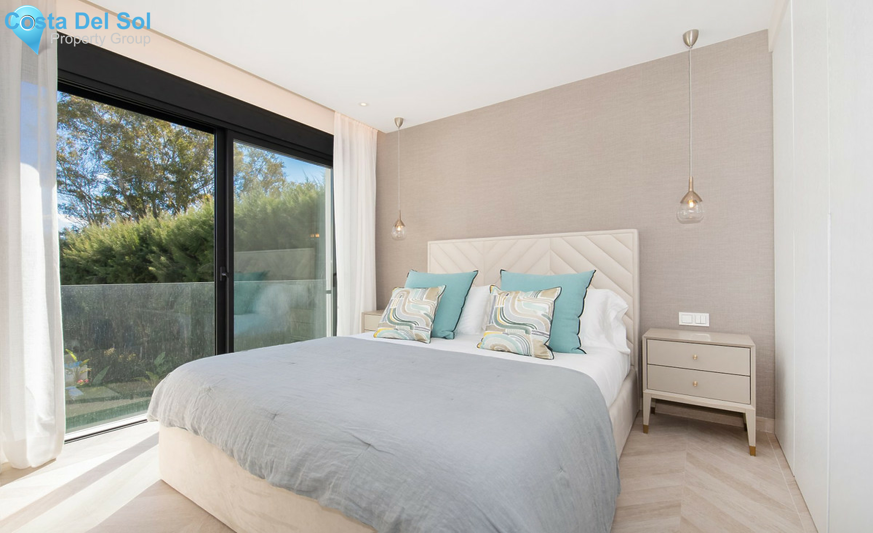 House in Nueva Andalucía-1320836