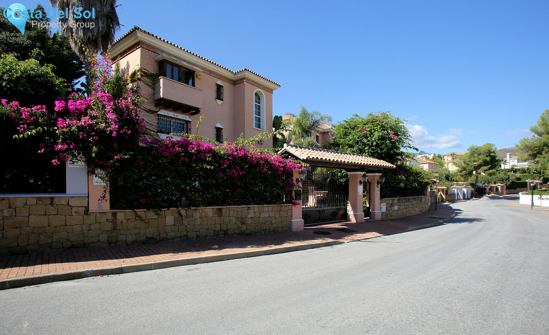 House in Nueva Andalucía