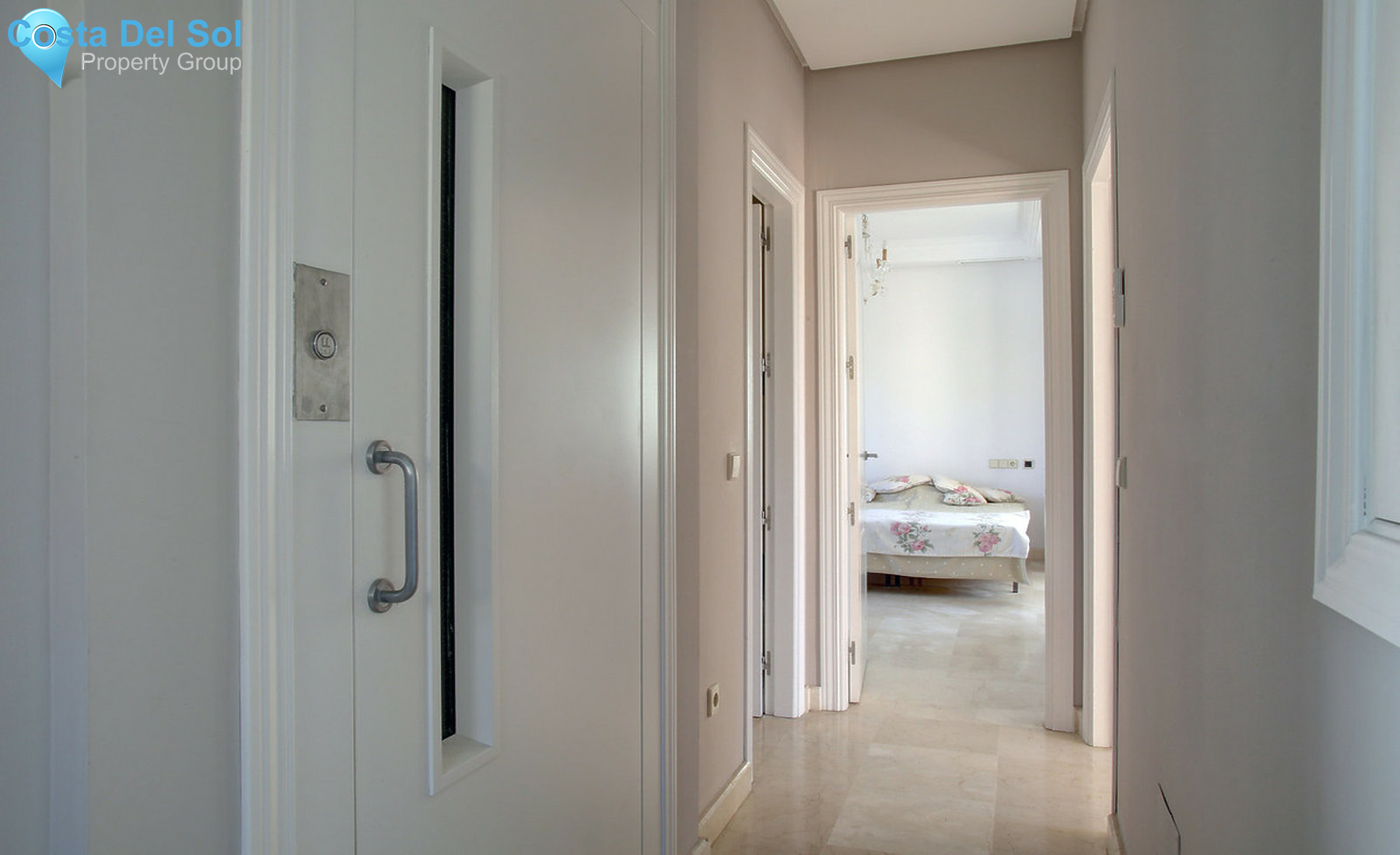 House in Nueva Andalucía-1351890