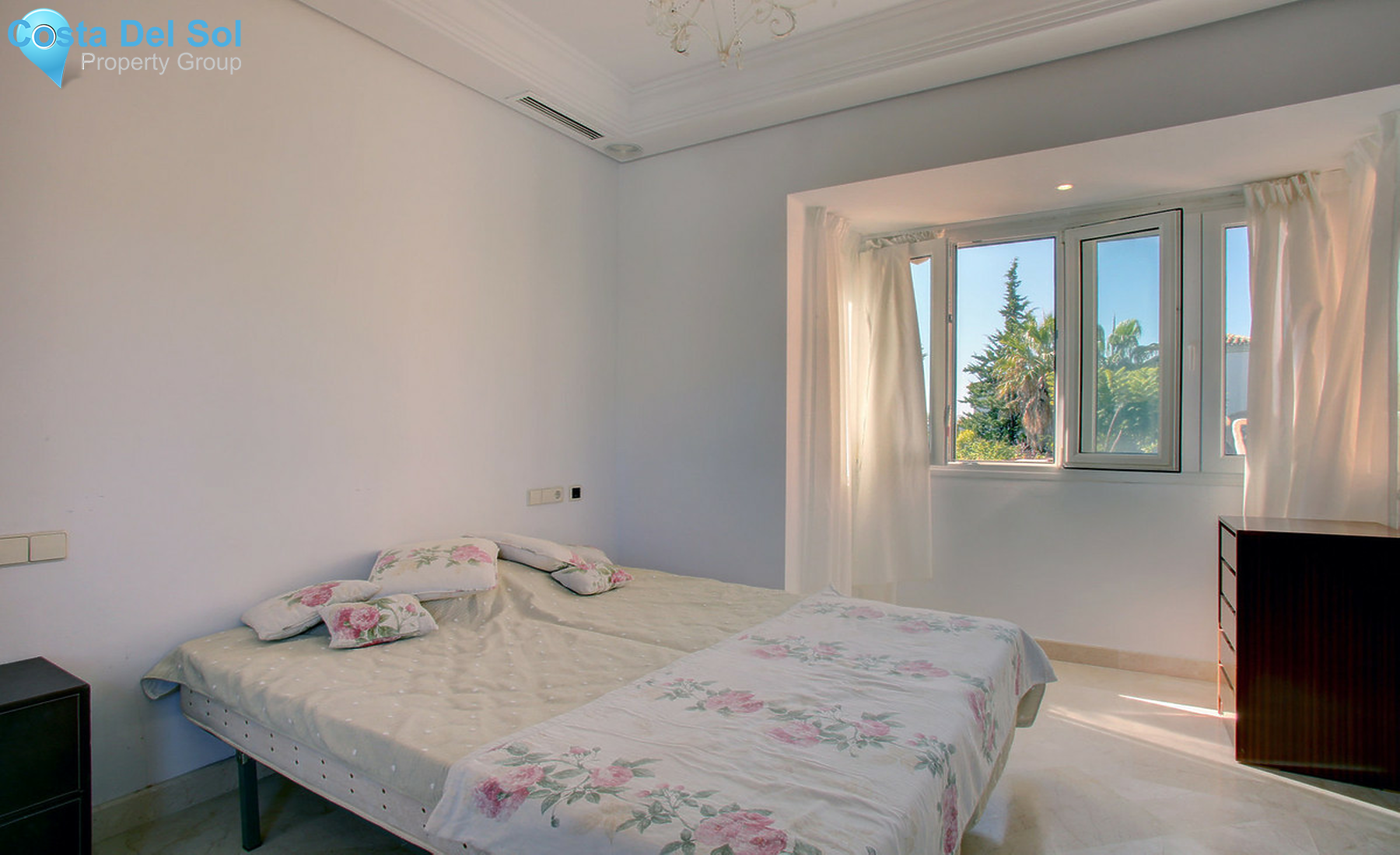 House in Nueva Andalucía-1351893