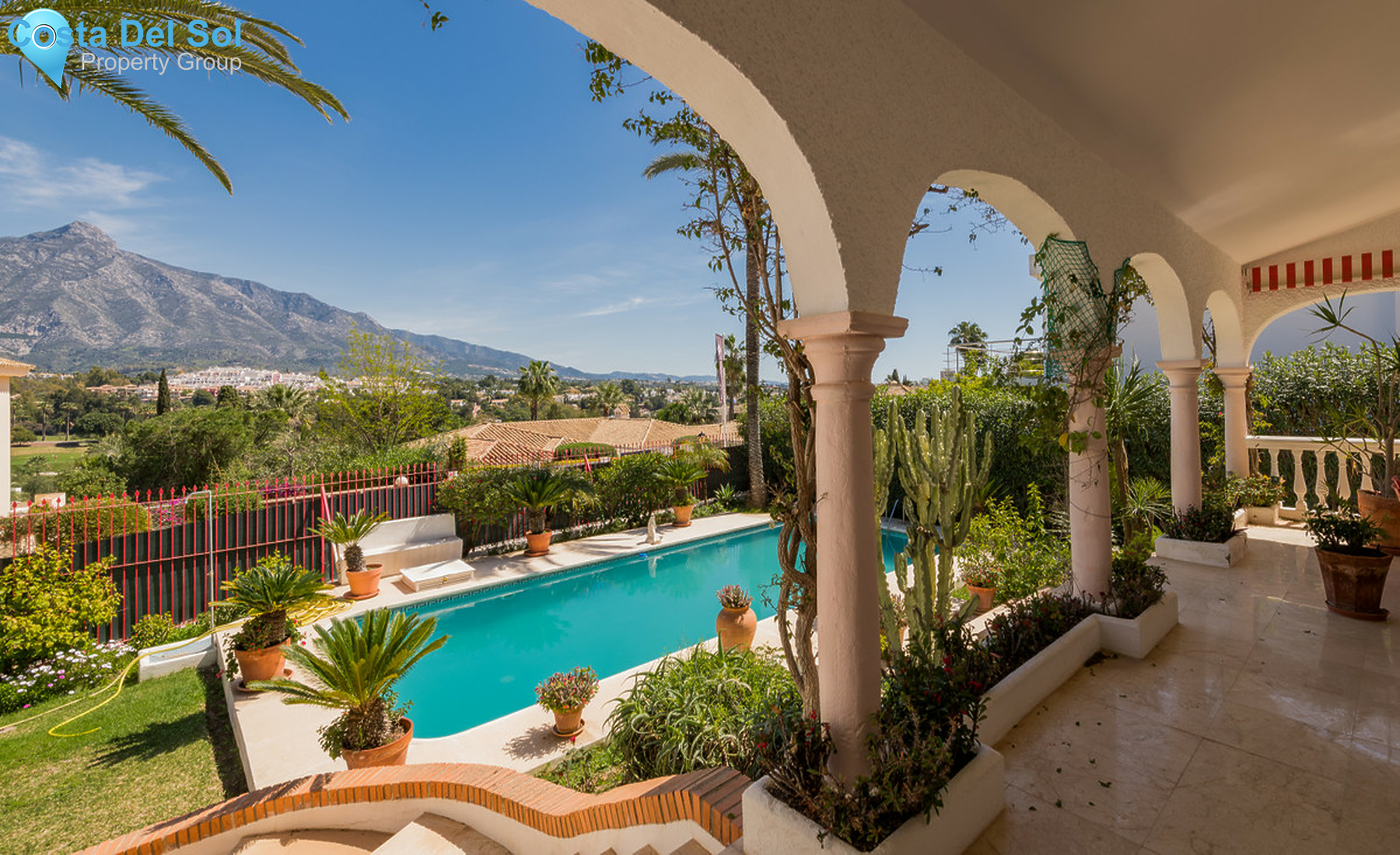 House in Nueva Andalucía-1369737