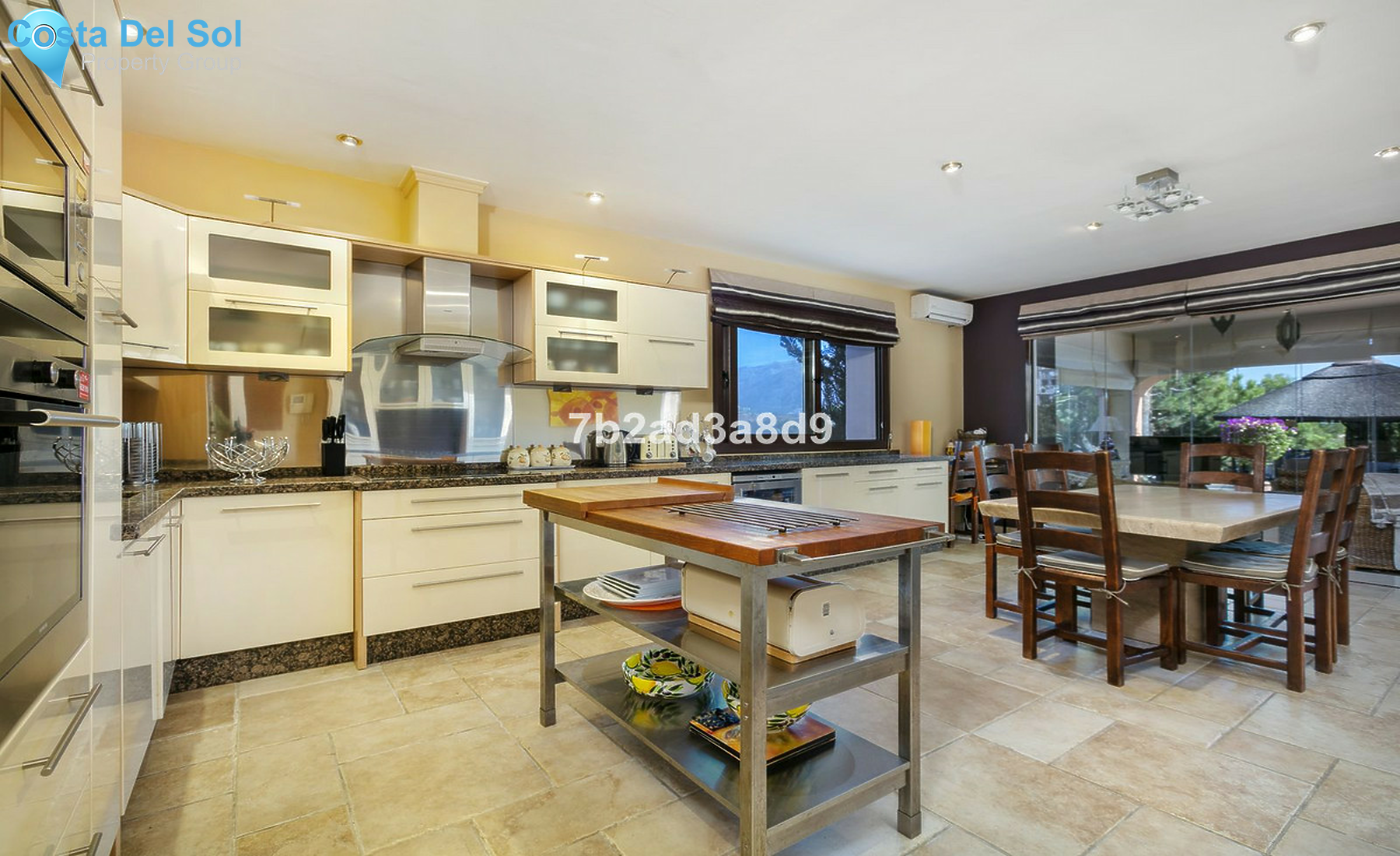 House in Nueva Andalucía-1500442