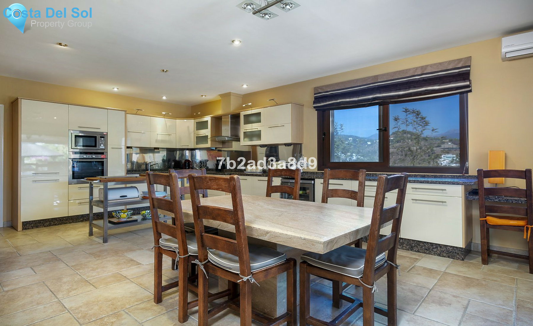 House in Nueva Andalucía-1500443