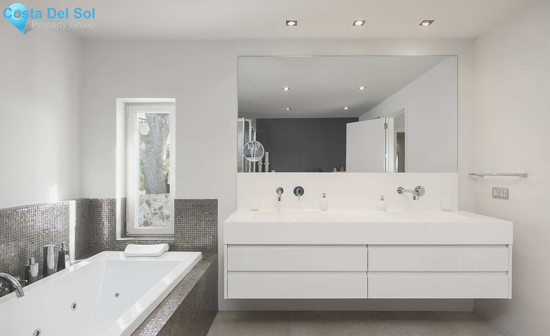 House in Nueva Andalucía-1556906