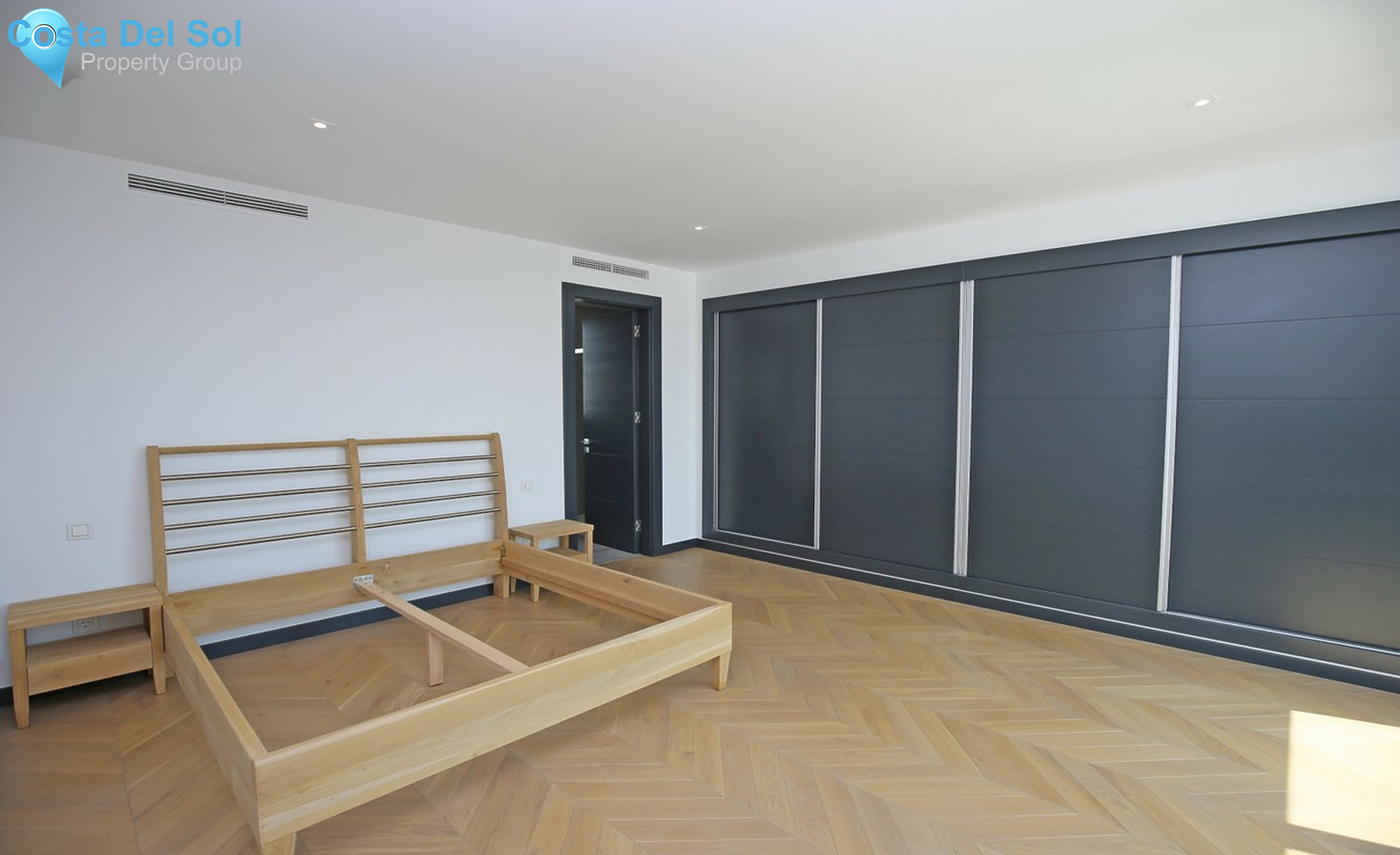 House in Nueva Andalucía-1558597