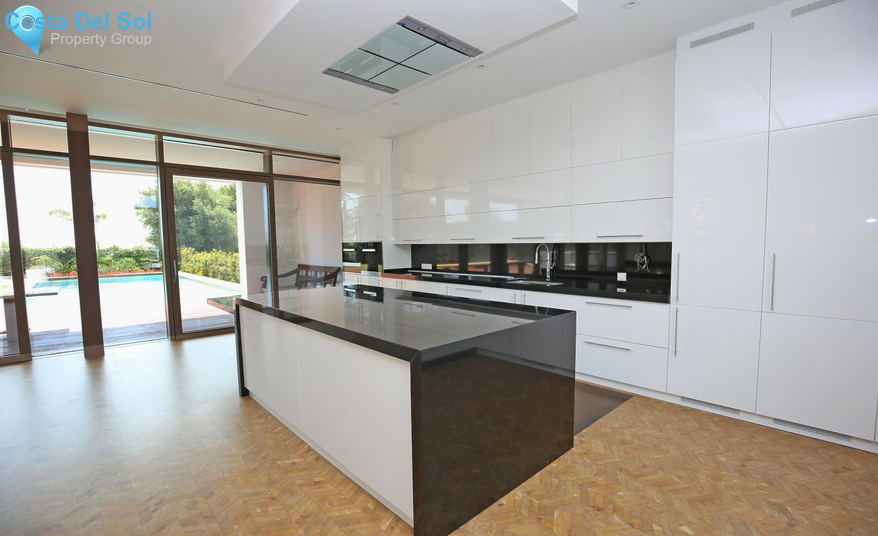 House in Nueva Andalucía-1558581