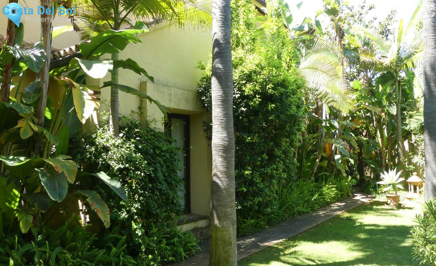 House in The Golden Mile-1408854