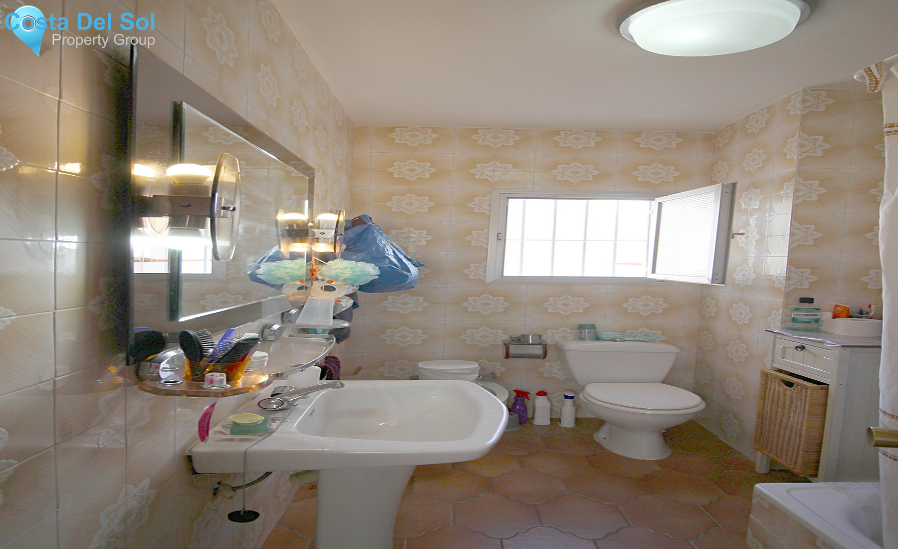 Middle Floor Apartment in Coín-1341402