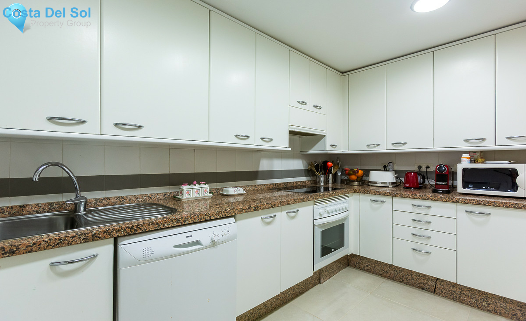 Middle Floor Apartment in Estepona-1295084