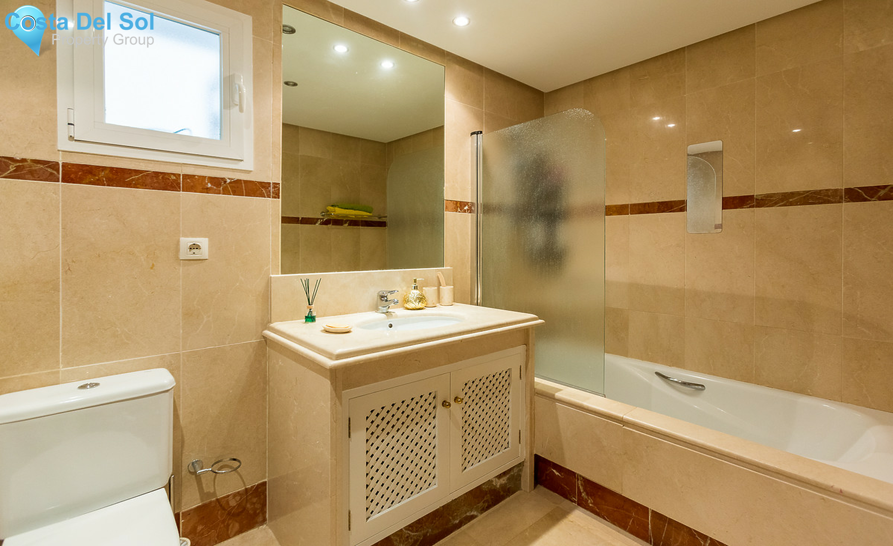 Middle Floor Apartment in Estepona-1295088