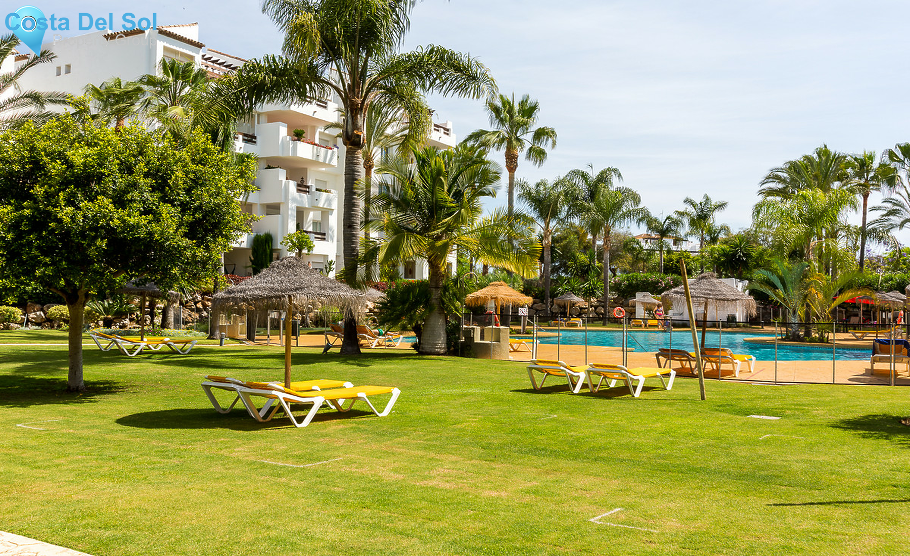 Middle Floor Apartment in Estepona-1295079