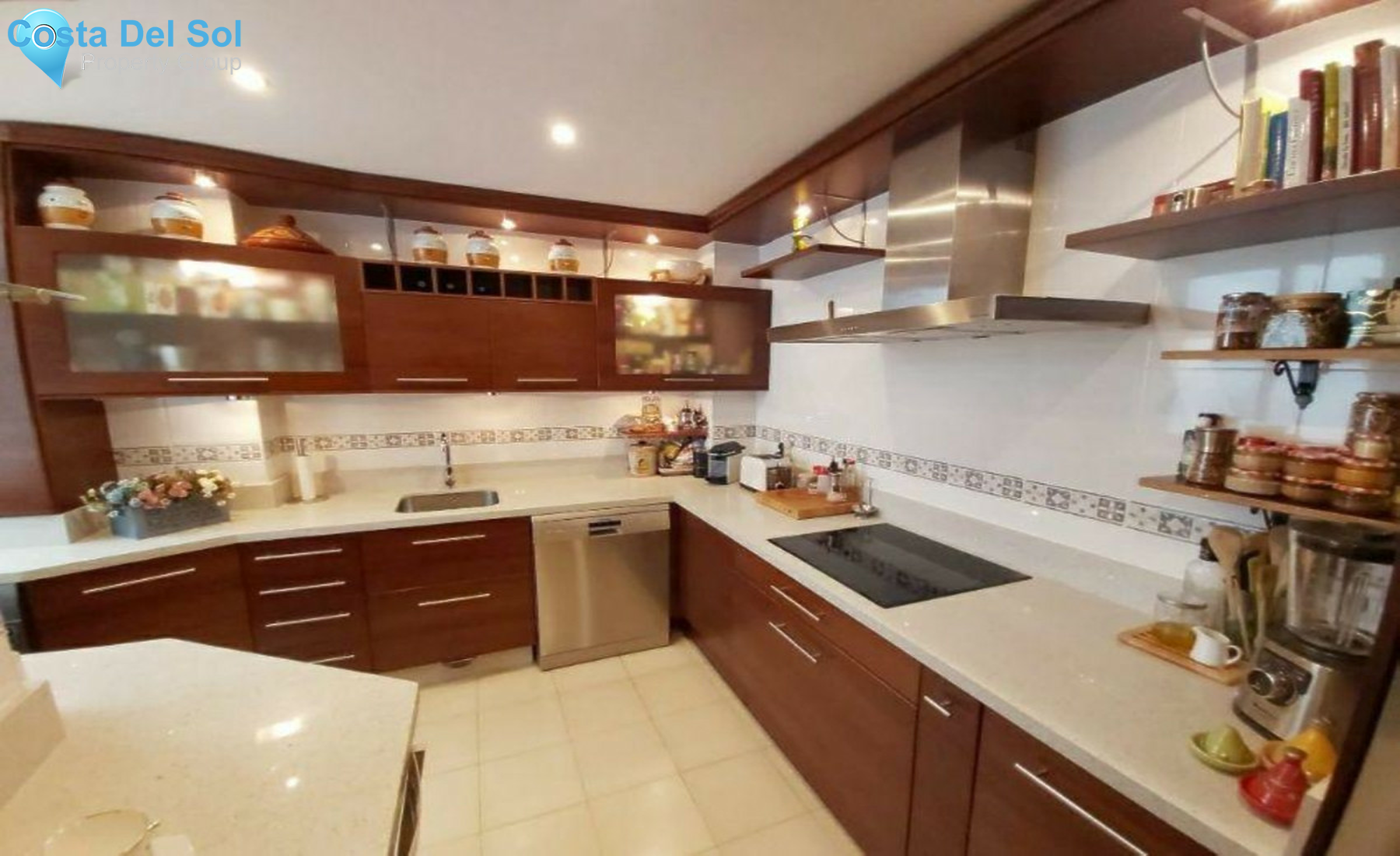 Middle Floor Apartment in Estepona-1301107