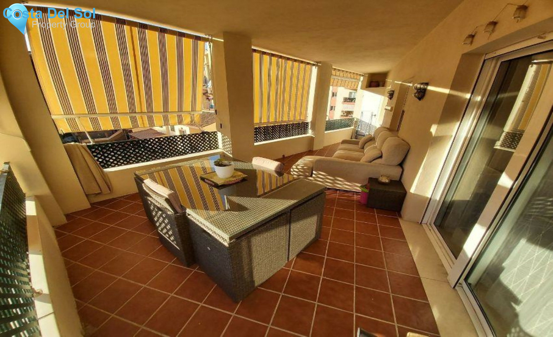 Middle Floor Apartment in Estepona-1301121