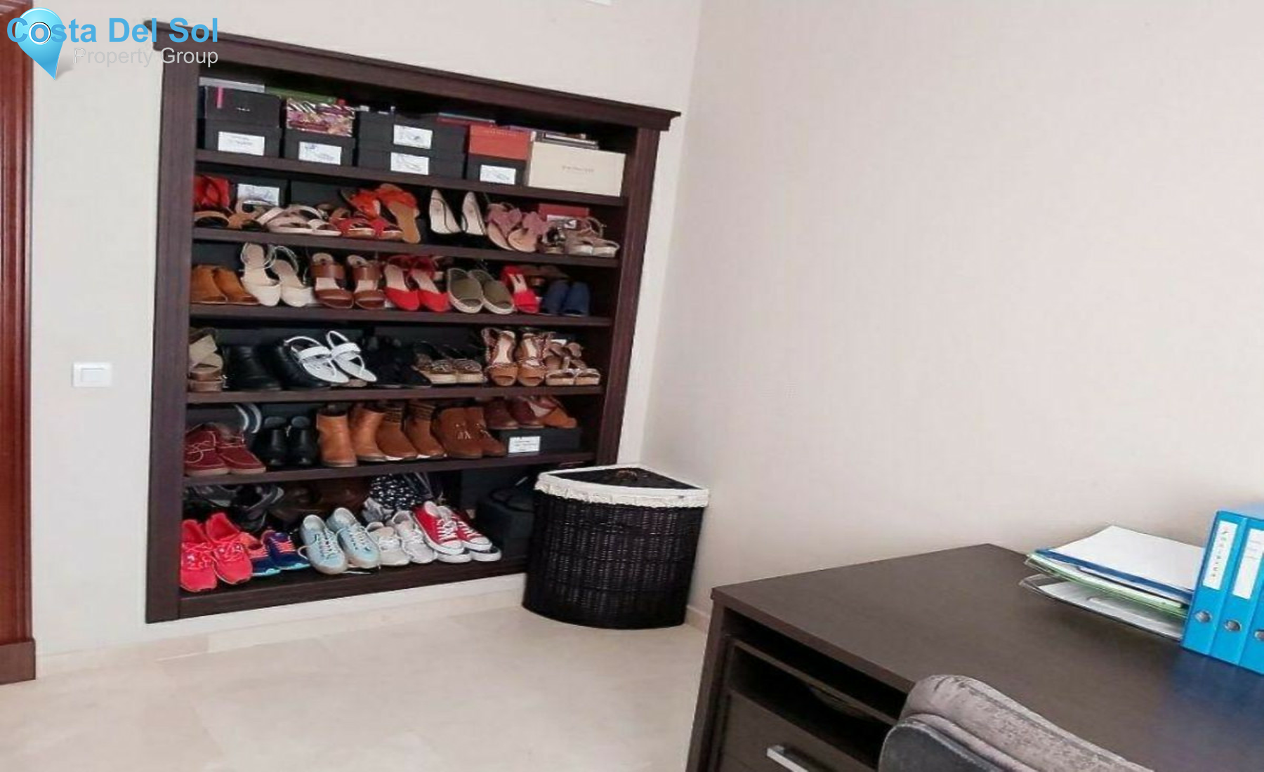 Middle Floor Apartment in Estepona-1301122