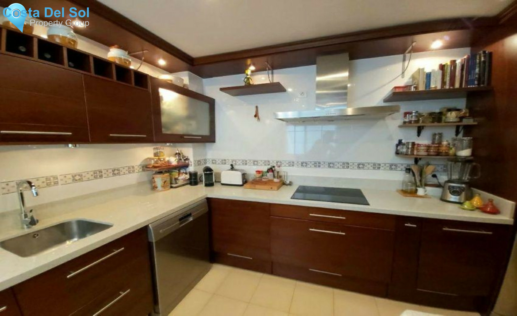 Middle Floor Apartment in Estepona-1301124