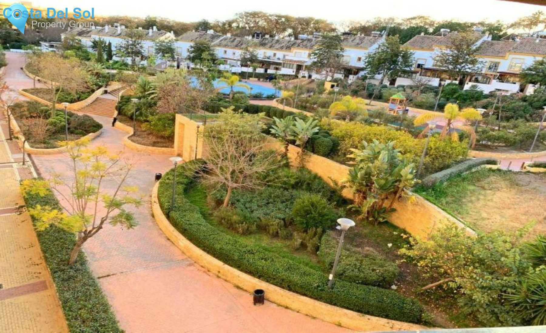 Middle Floor Apartment in Estepona-1301109