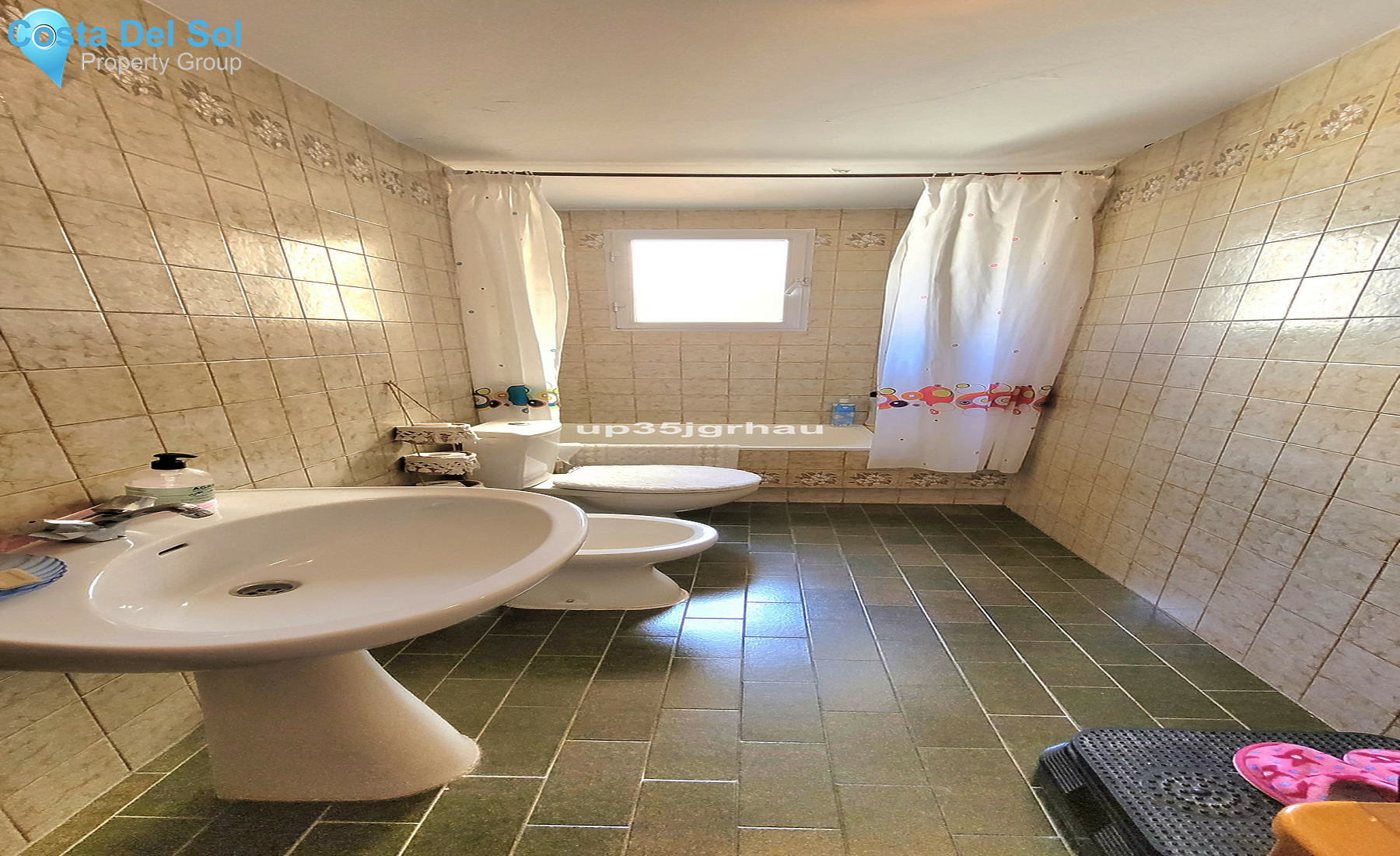 Middle Floor Apartment in Estepona-1301441