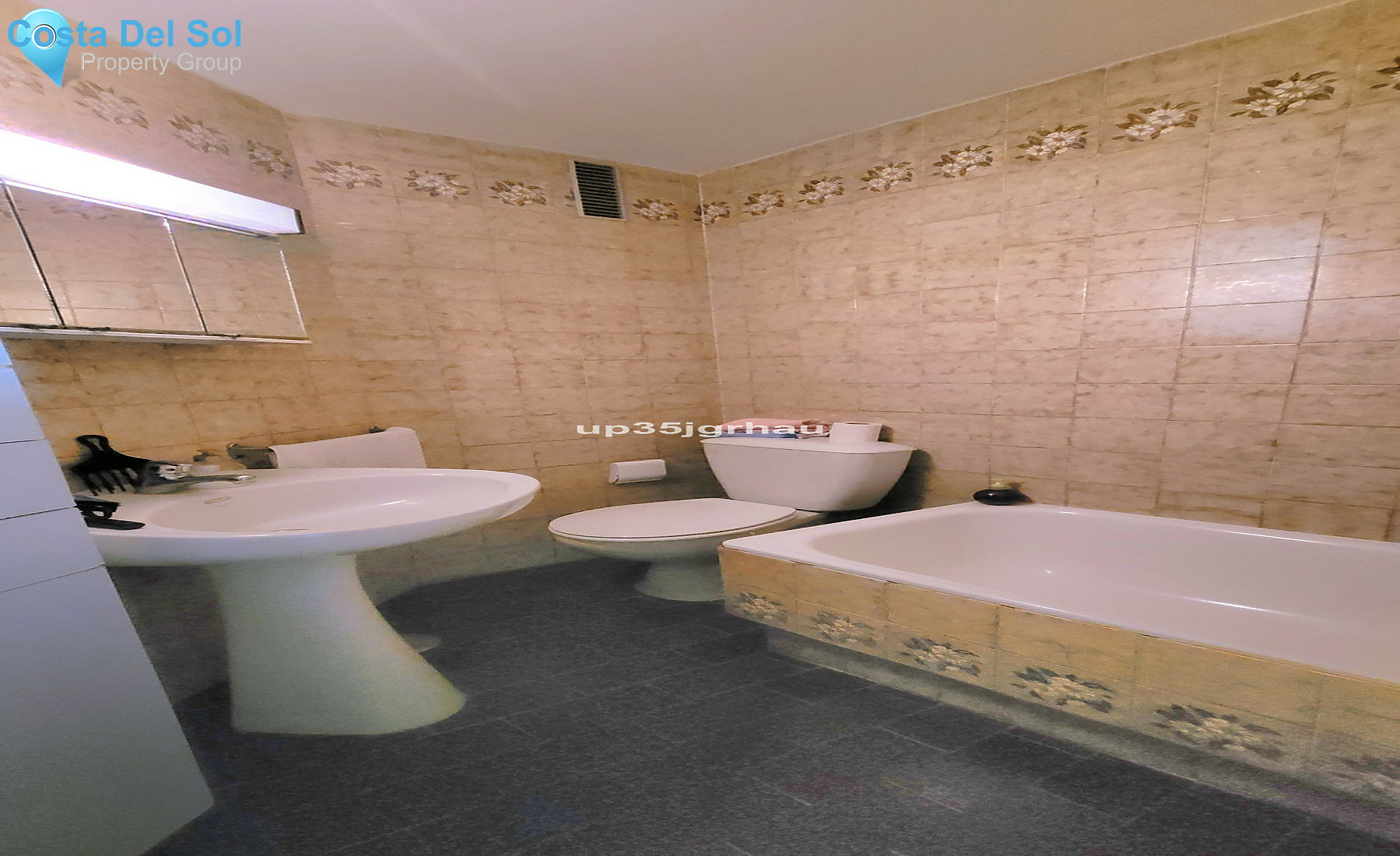 Middle Floor Apartment in Estepona-1301442