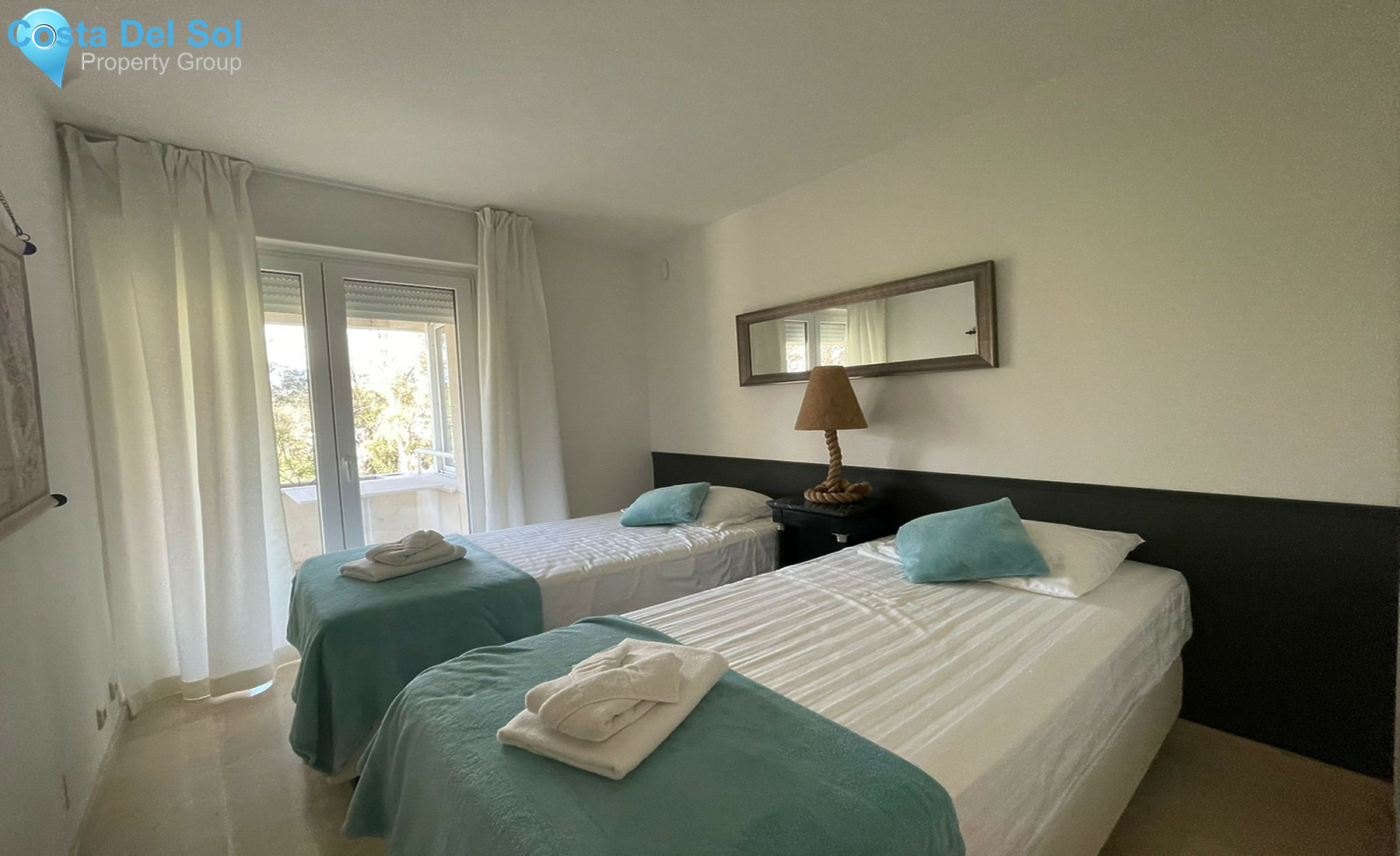 Middle Floor Apartment in Estepona-1310037