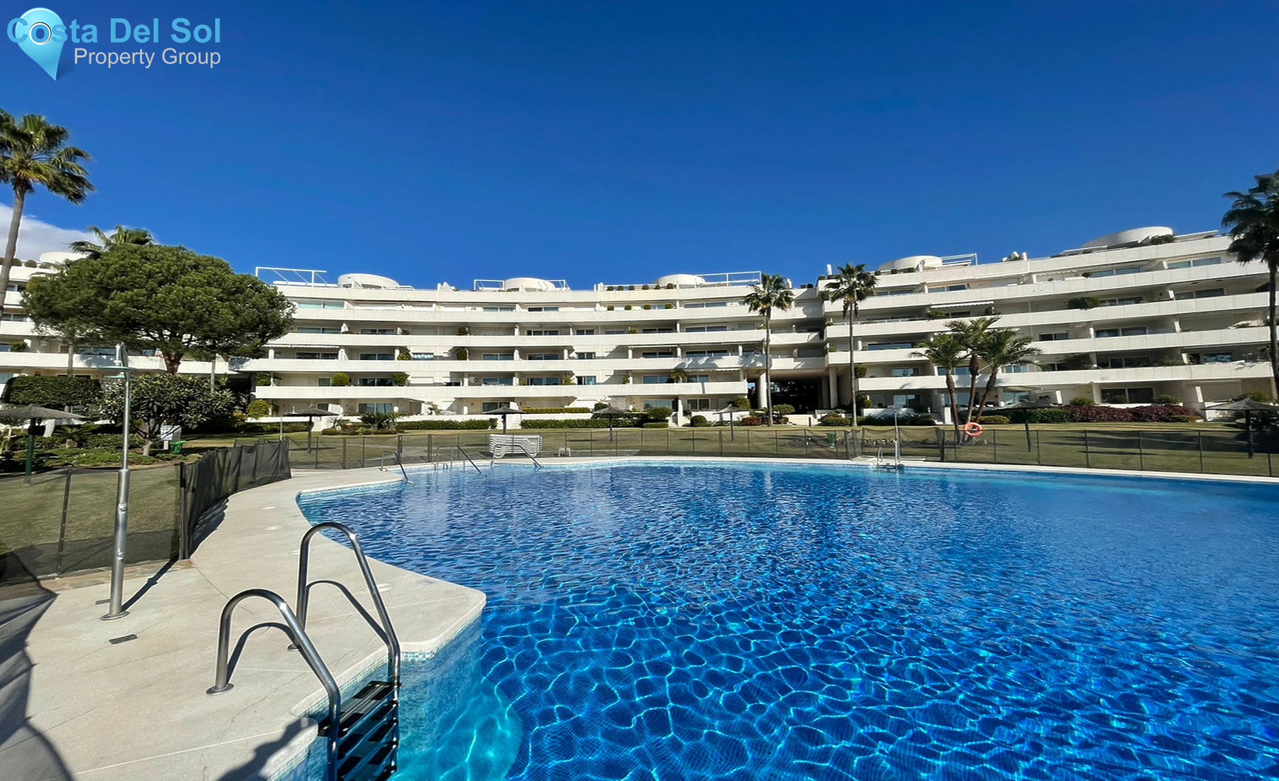 Middle Floor Apartment in Estepona-1310026