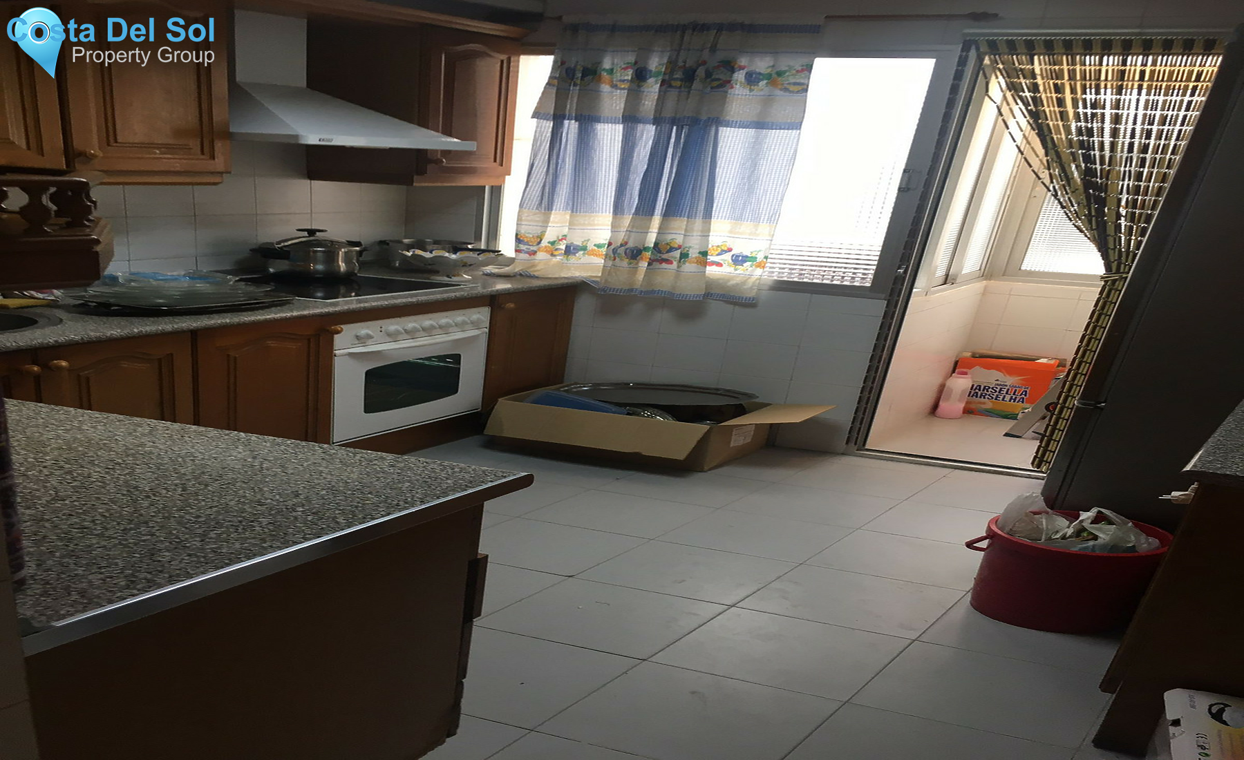 Middle Floor Apartment in Estepona-1350026