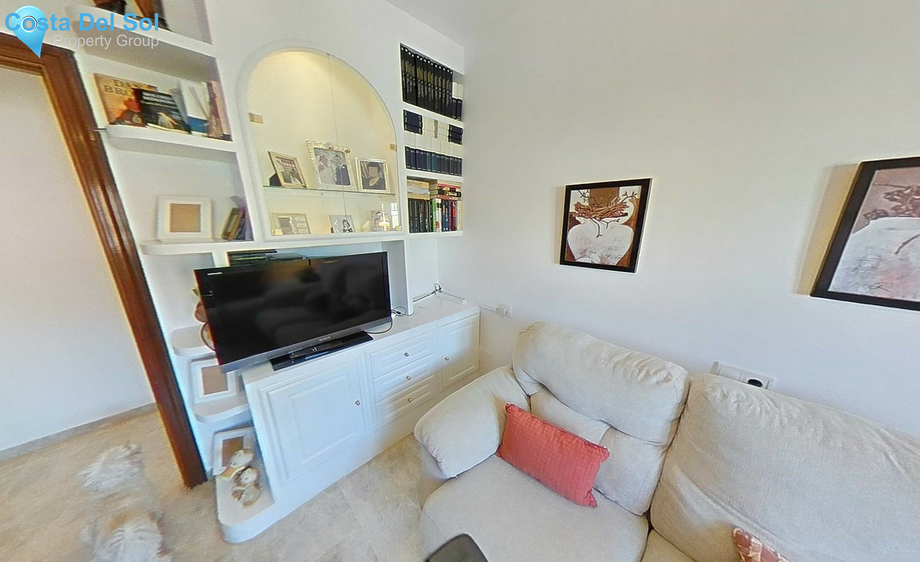 Middle Floor Apartment in Estepona-1508040