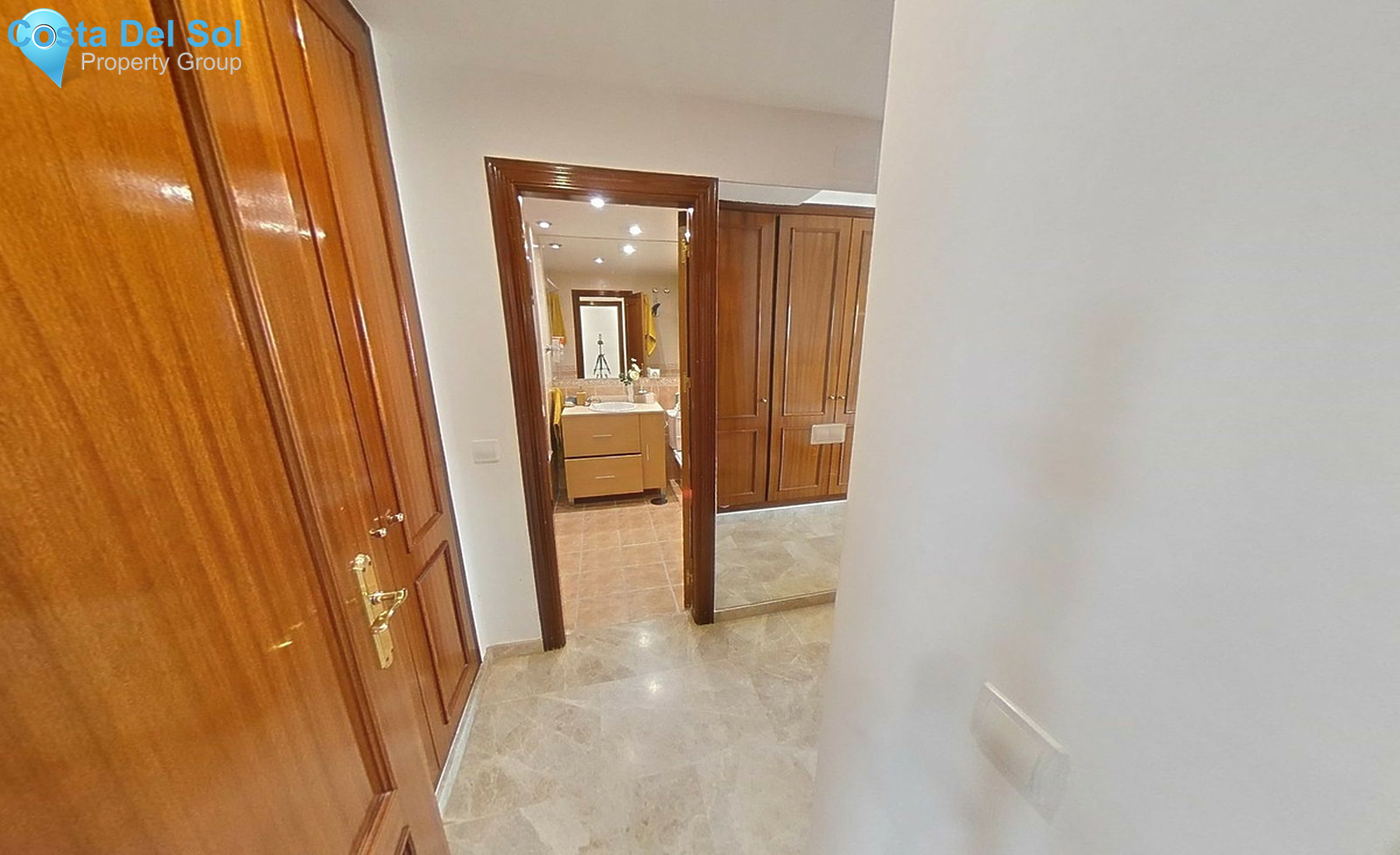 Middle Floor Apartment in Estepona-1508028