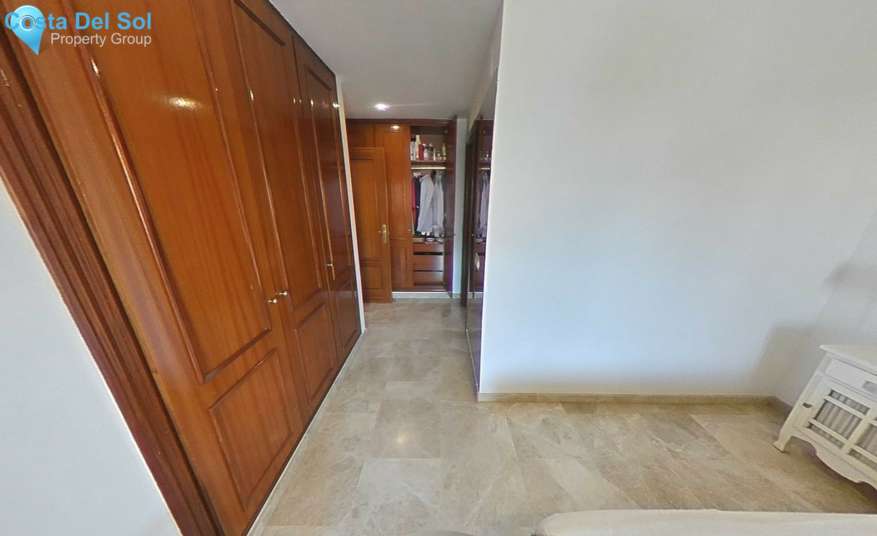 Middle Floor Apartment in Estepona-1508029