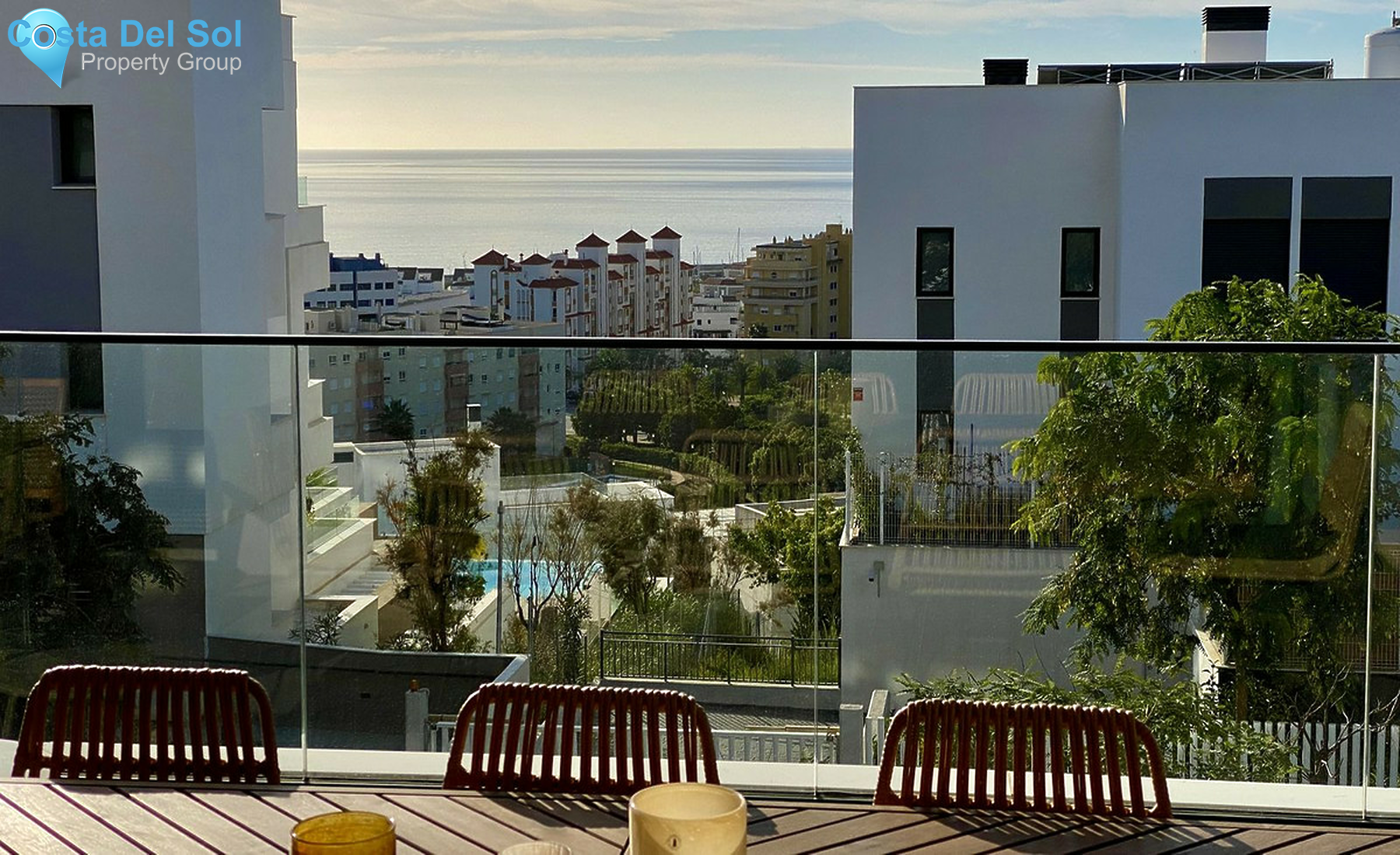 Middle Floor Apartment in Estepona-1560762
