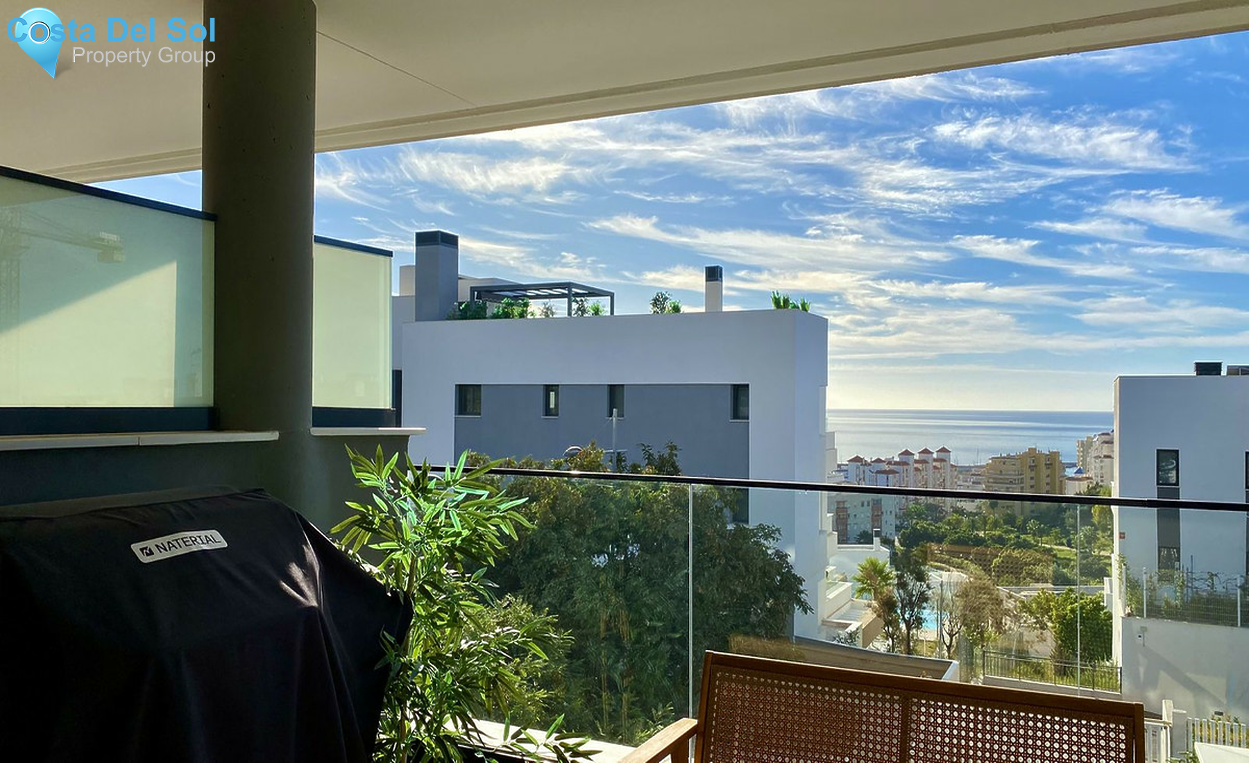Middle Floor Apartment in Estepona-1560764