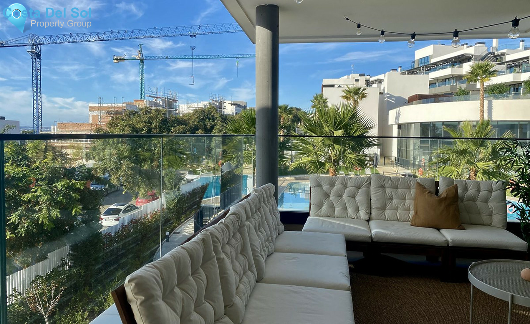 Middle Floor Apartment in Estepona-1560748