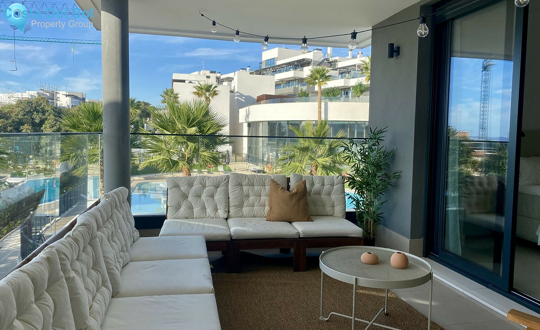 Middle Floor Apartment in Estepona-1560750