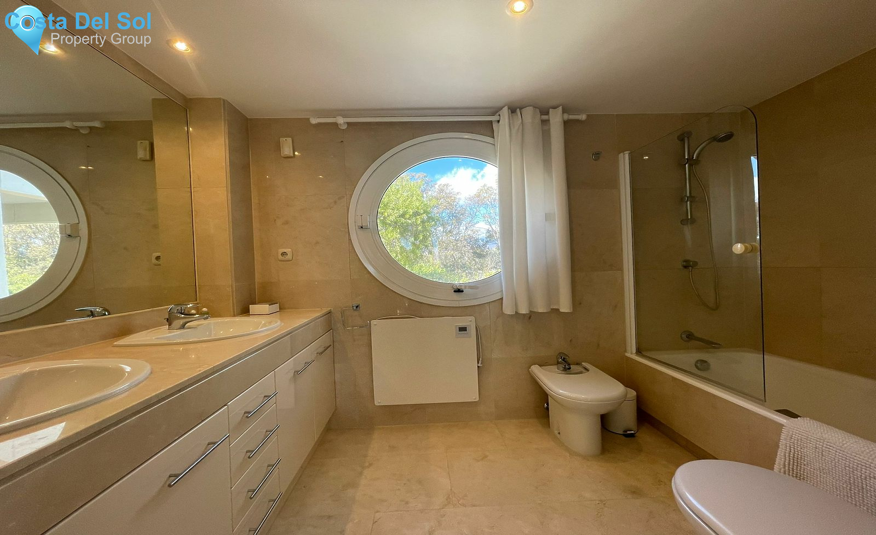 Middle Floor Apartment in Estepona-1179372