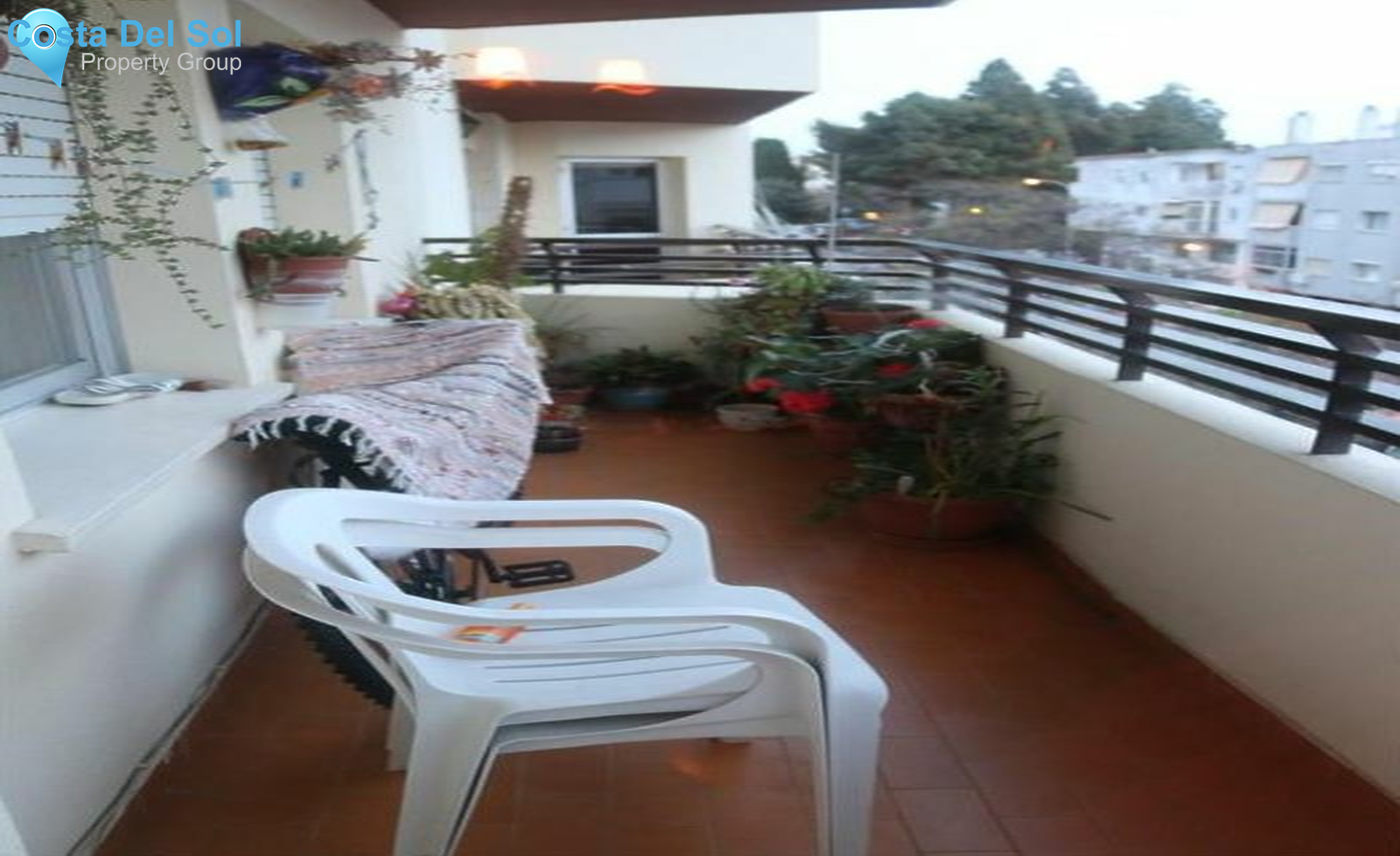 Middle Floor Apartment in Estepona-1204680