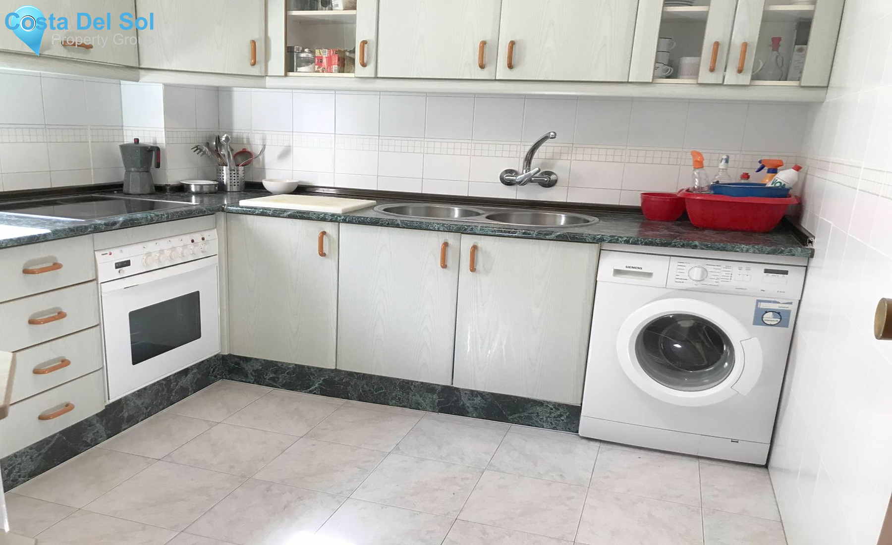 Middle Floor Apartment in Estepona-1210375