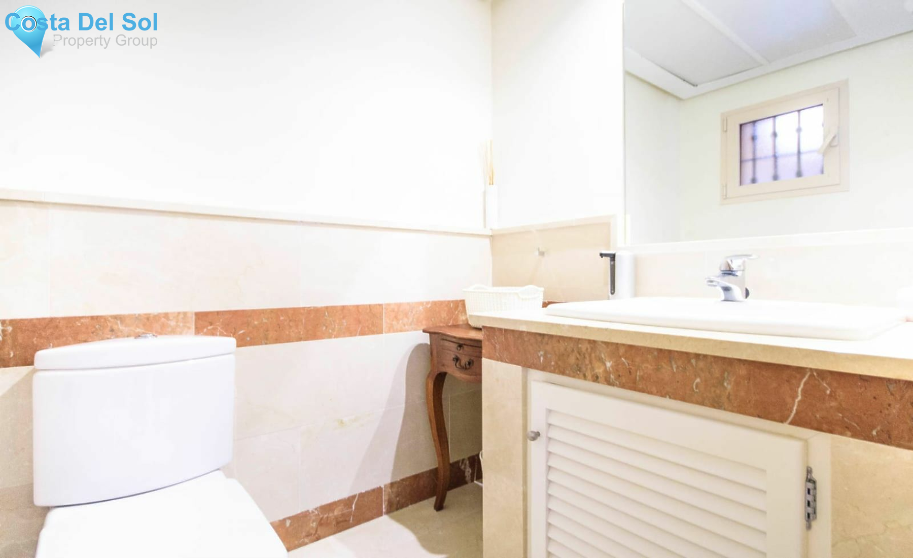 Middle Floor Apartment in Estepona-1214644