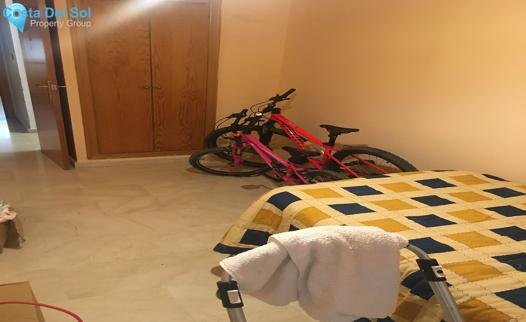 Middle Floor Apartment in Estepona-1220516