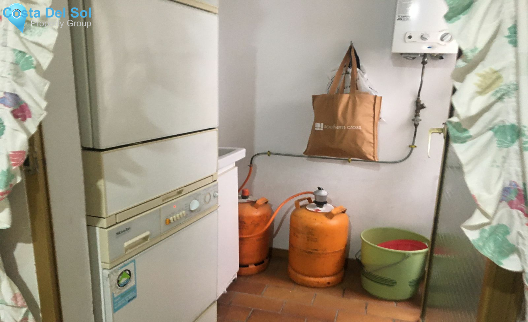 Middle Floor Apartment in Estepona-1387315