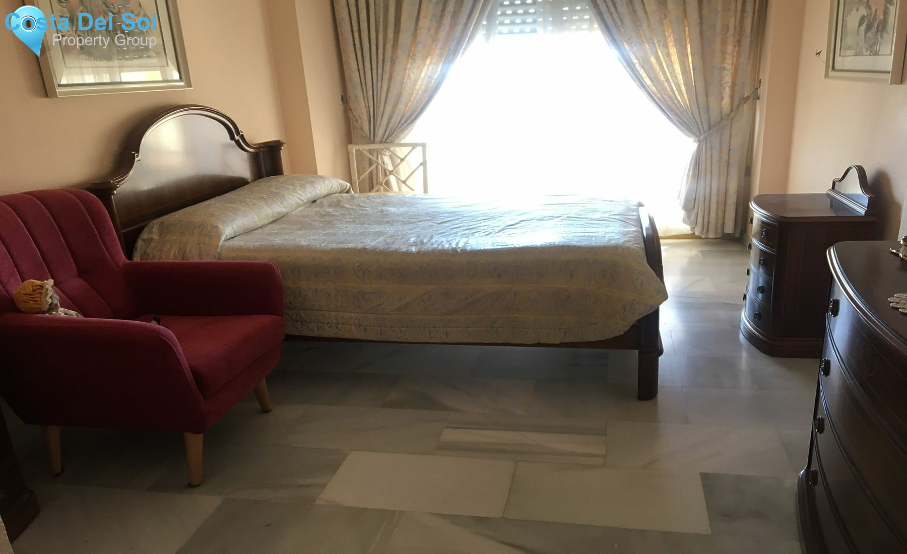 Middle Floor Apartment in Estepona-1387303