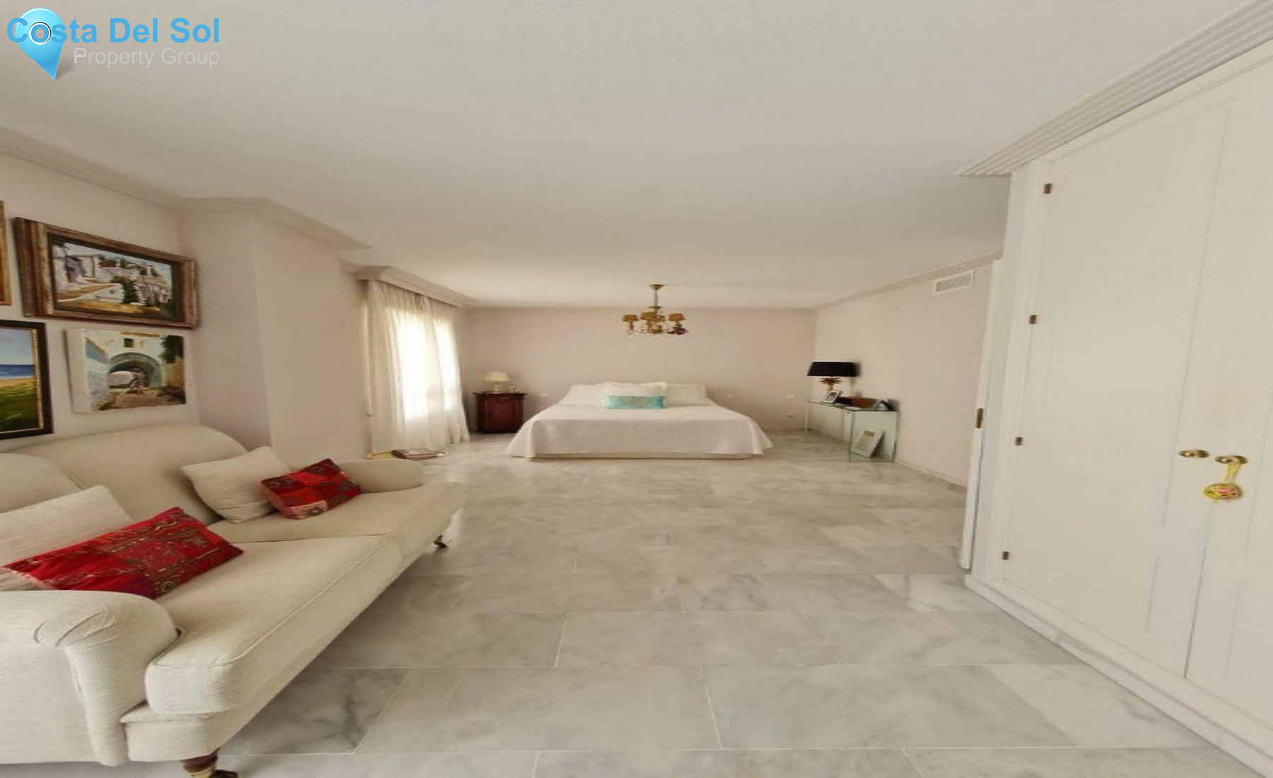 Middle Floor Apartment in Estepona