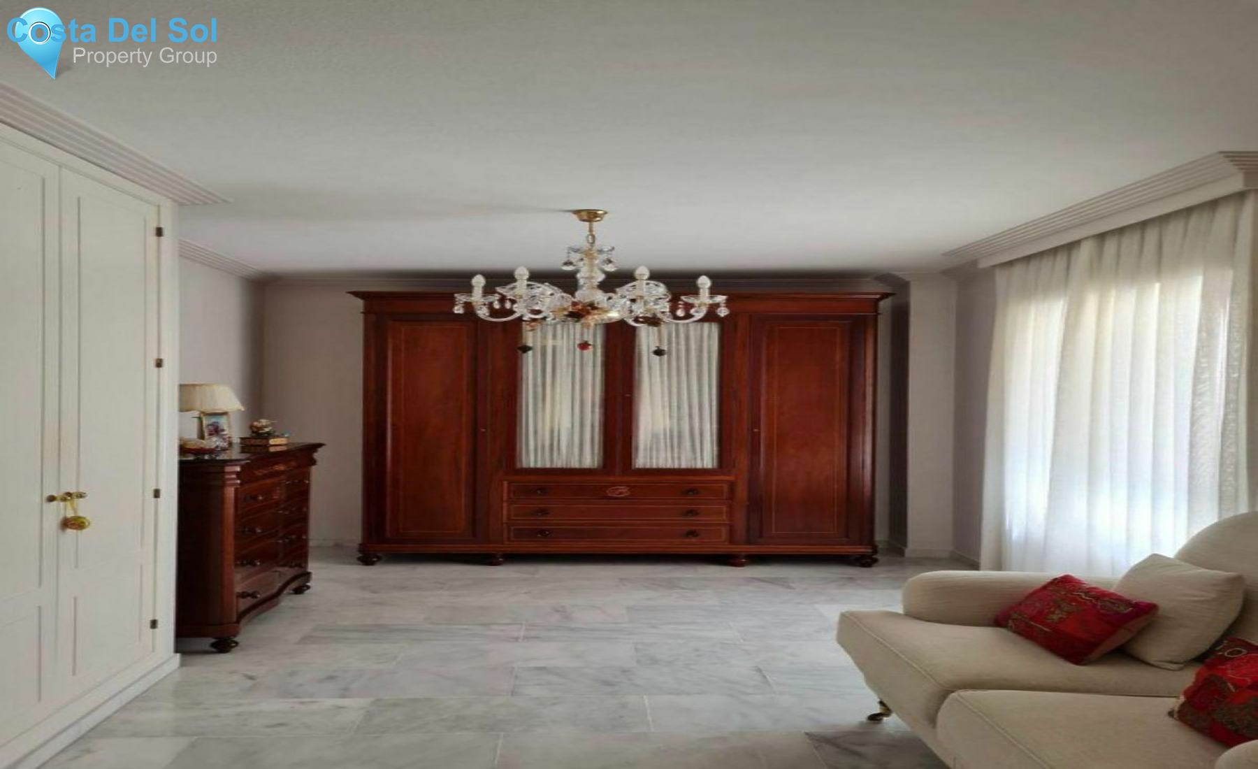 Middle Floor Apartment in Estepona-1392778