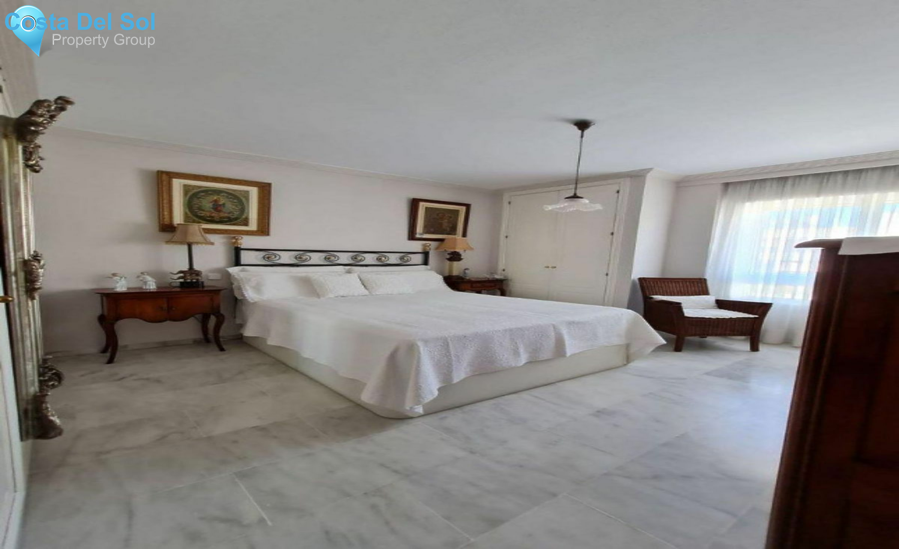 Middle Floor Apartment in Estepona-1392770