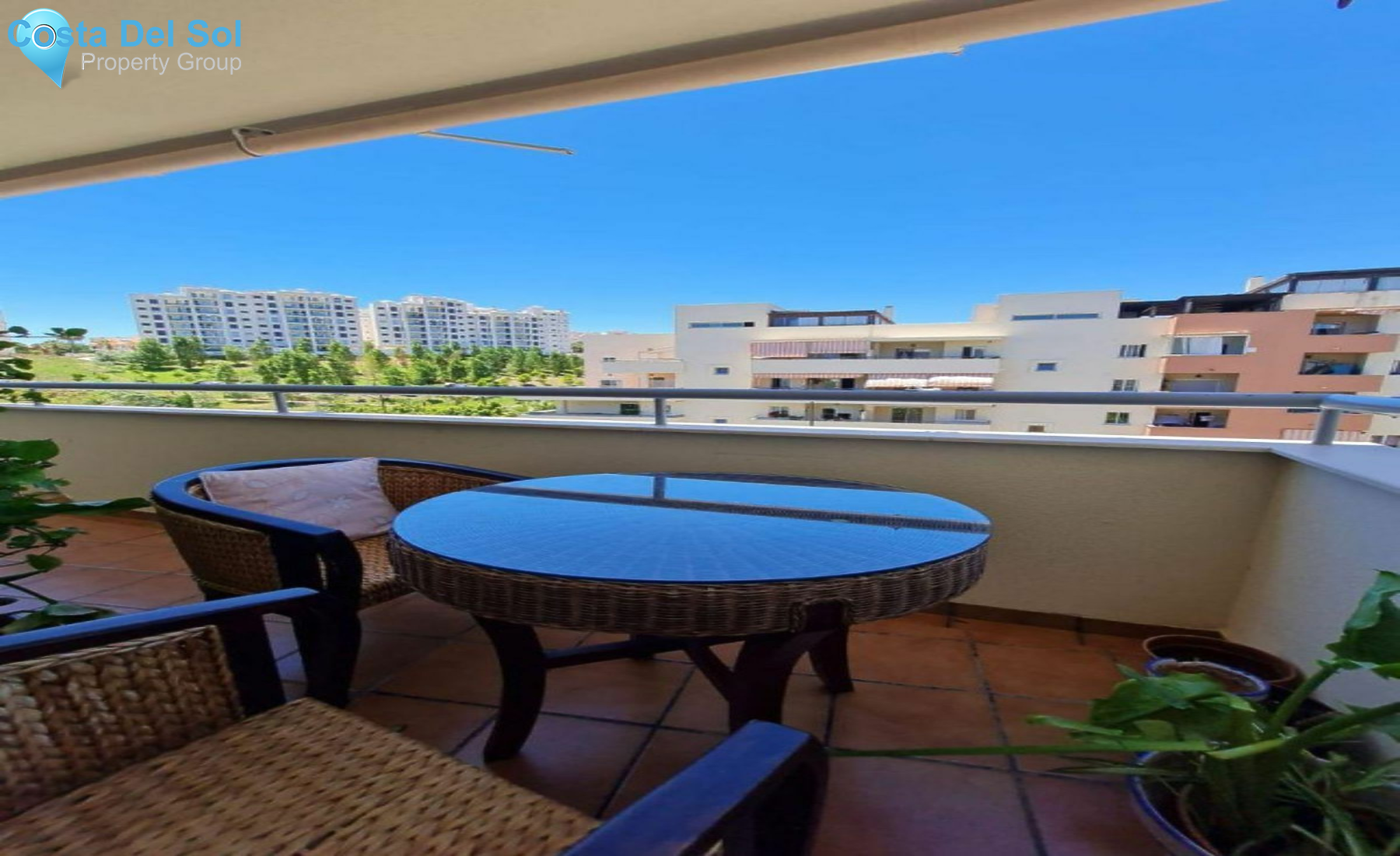 Middle Floor Apartment in Estepona-1392772