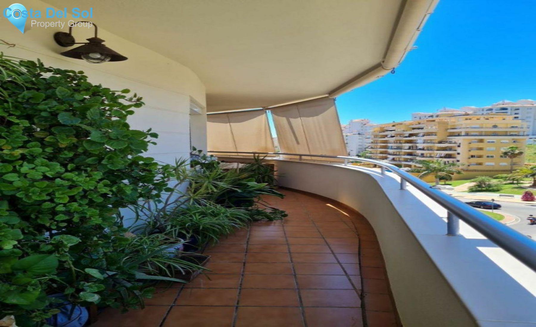 Middle Floor Apartment in Estepona-1392773