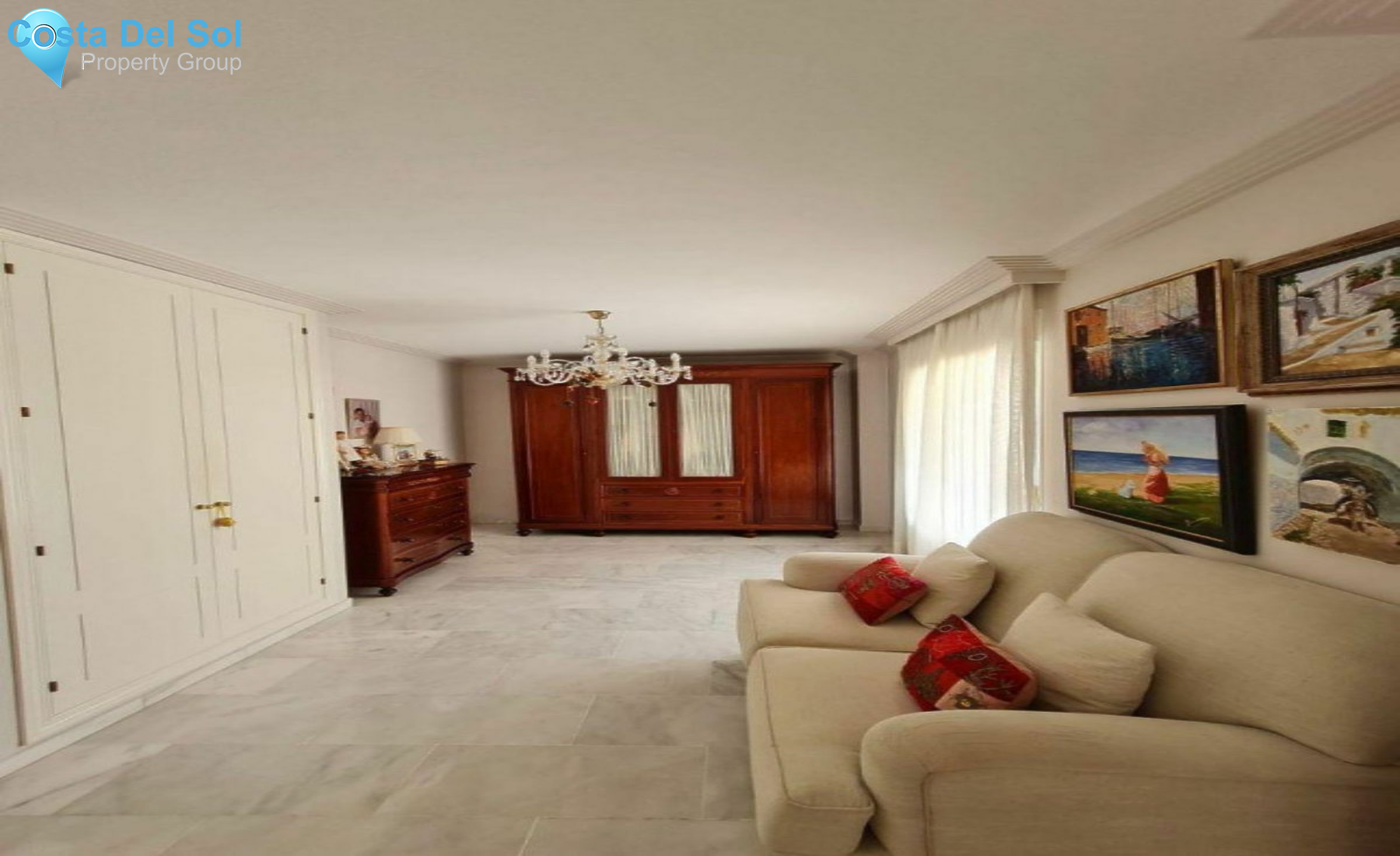 Middle Floor Apartment in Estepona-1392776