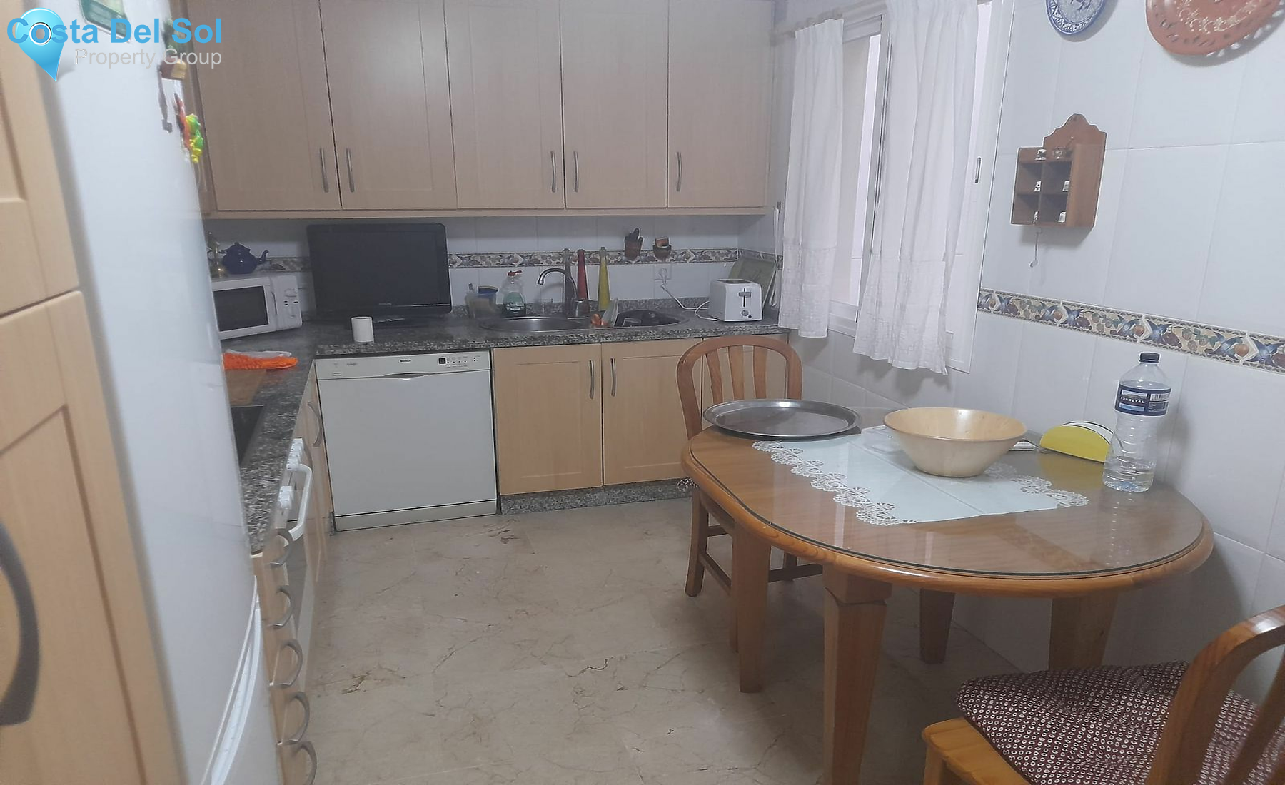 Middle Floor Apartment in Estepona-1396012