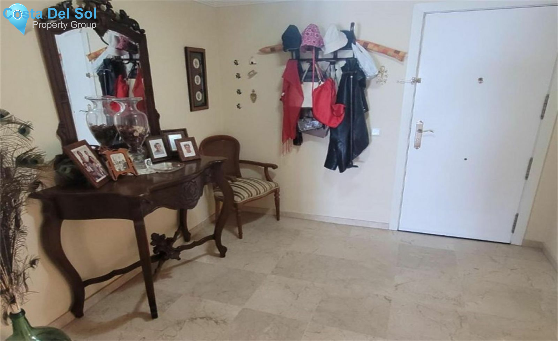 Middle Floor Apartment in Estepona-1396006