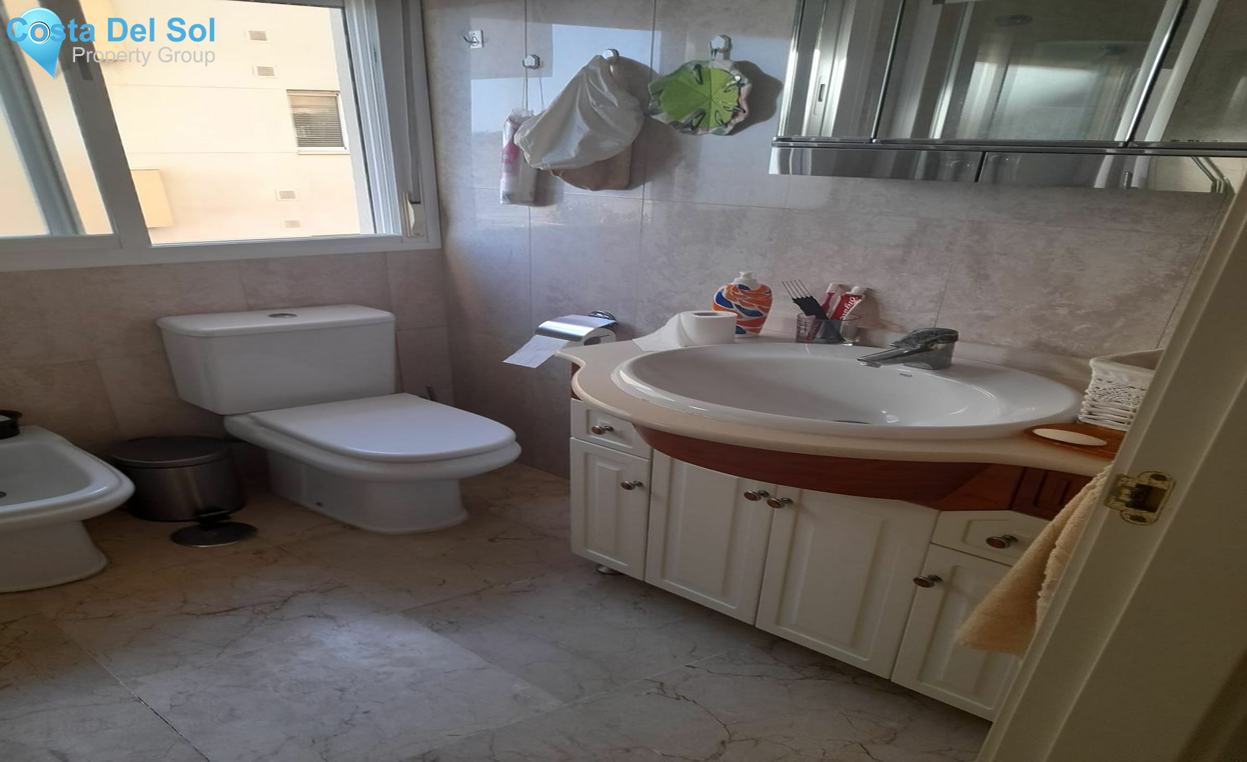 Middle Floor Apartment in Estepona-1396007